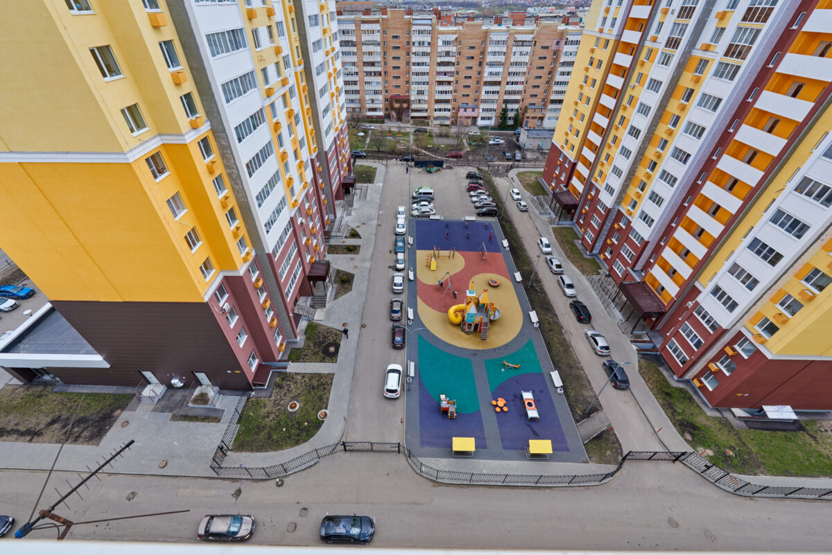 1-комнатная квартира посуточно в Пензе — стол для работы