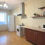 2-комнатная квартира посуточно в Пензе — стол для работы